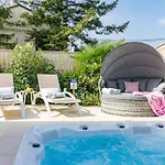 Elena Deluxe Mit Whirlpool Und Beheiztem Pool Am Und Wunderschönen Blick Auf Brijuni Inseln Fažana