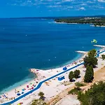 Elena Deluxe Mit Whirlpool Und Beheiztem Pool Am Und Wunderschönen Blick Auf Brijuni Inseln *