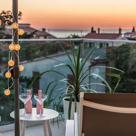 Elena Deluxe Mit Whirlpool Und Beheiztem Pool Am Und Wunderschoenen Blick Auf Brijuni Inseln Villa Fažana