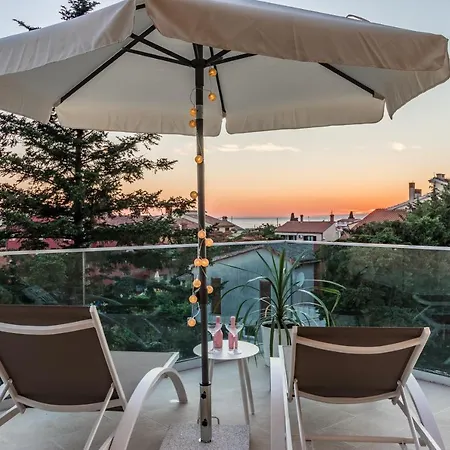 Villa Elena Deluxe Mit Whirlpool Und Beheiztem Pool Am Und Wunderschoenen Blick Auf Brijuni Inseln *