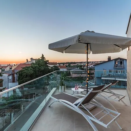Elena Deluxe Mit Whirlpool Und Beheiztem Pool Am Und Wunderschoenen Blick Auf Brijuni Inseln Villa