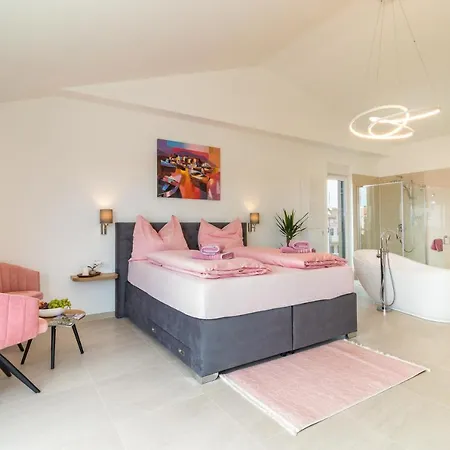Elena Deluxe Mit Whirlpool Und Beheiztem Pool Am Und Wunderschoenen Blick Auf Brijuni Inseln *