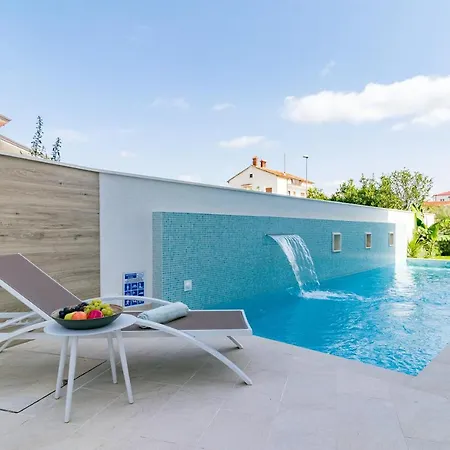Elena Deluxe Mit Whirlpool Und Beheiztem Pool Am Und Wunderschoenen Blick Auf Brijuni Inseln فيلة