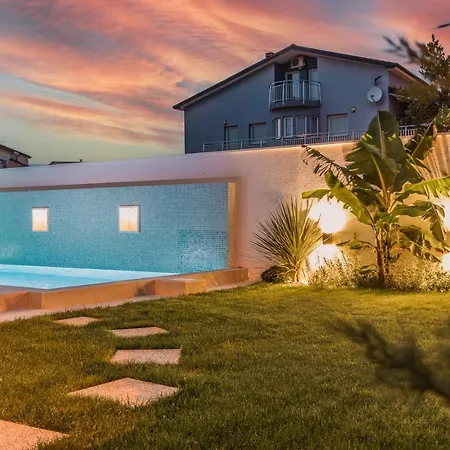 Elena: Seaside Luxury With Whirlpool And Brijuni Islands View Fazana