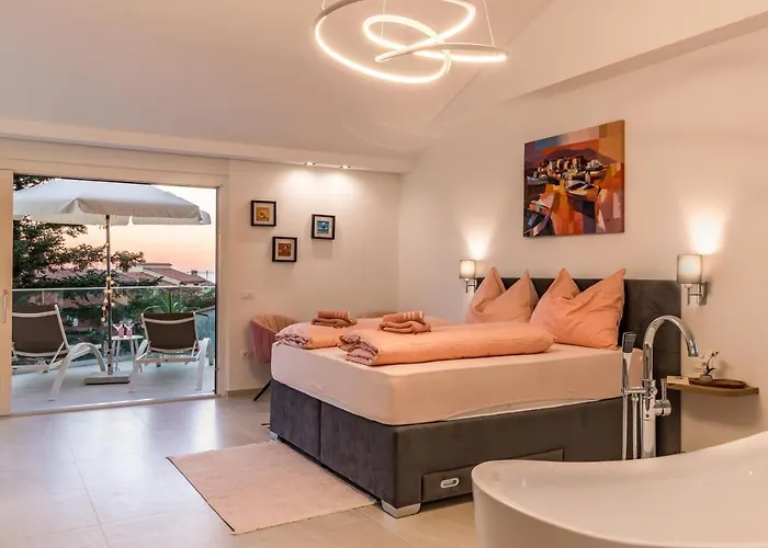 Elena Deluxe Mit Whirlpool Und Beheiztem Pool Am Und Wunderschoenen Blick Auf Brijuni Inseln Willa *