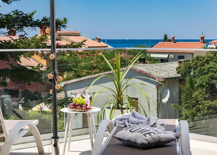 Elena Deluxe Mit Whirlpool Und Beheiztem Pool Am Und Wunderschoenen Blick Auf Brijuni Inseln