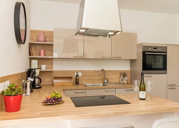 Elena Deluxe Mit Whirlpool Und Beheiztem Pool Am Und Wunderschoenen Blick Auf Brijuni Inseln * Fažana