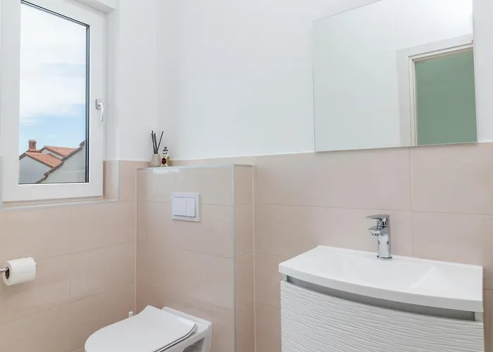 Elena Deluxe Mit Whirlpool Und Beheiztem Pool Am Und Wunderschoenen Blick Auf Brijuni Inseln Willa