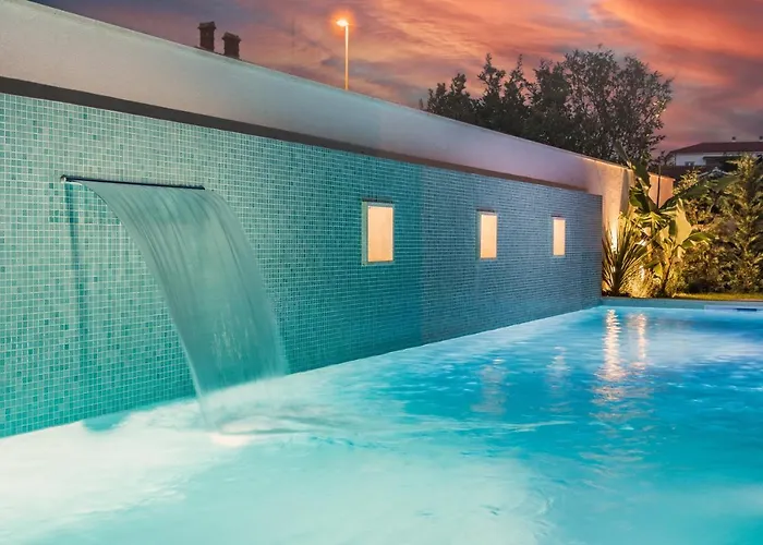 Willa Elena Deluxe Mit Whirlpool Und Beheiztem Pool Am Und Wunderschoenen Blick Auf Brijuni Inseln *