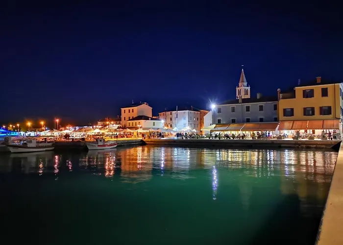 Willa Elena Deluxe Mit Whirlpool Und Beheiztem Pool Am Und Wunderschoenen Blick Auf Brijuni Inseln