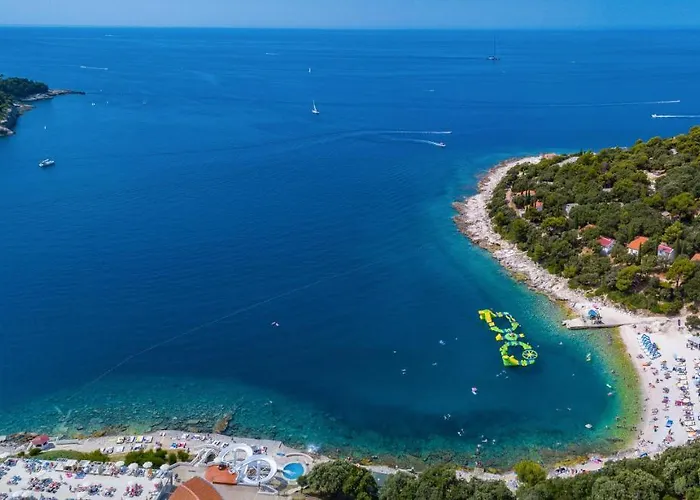 Willa Elena Deluxe Mit Whirlpool Und Beheiztem Pool Am Und Wunderschoenen Blick Auf Brijuni Inseln